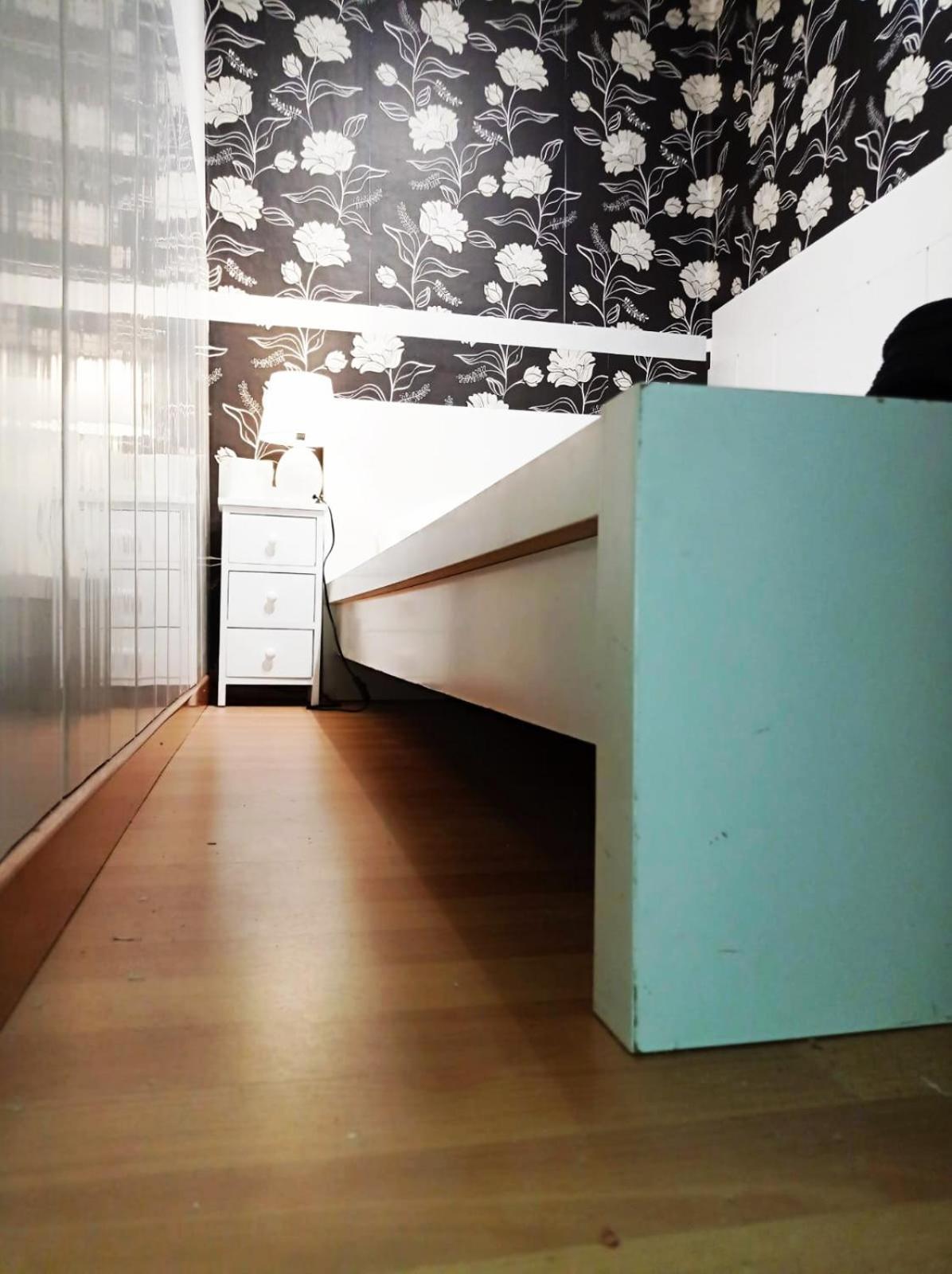 Single For One Person Only Central Location Casa de hóspedes Barcelona